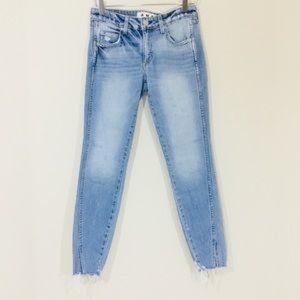 AMO Twist Fairfax Skinny distressed jeans